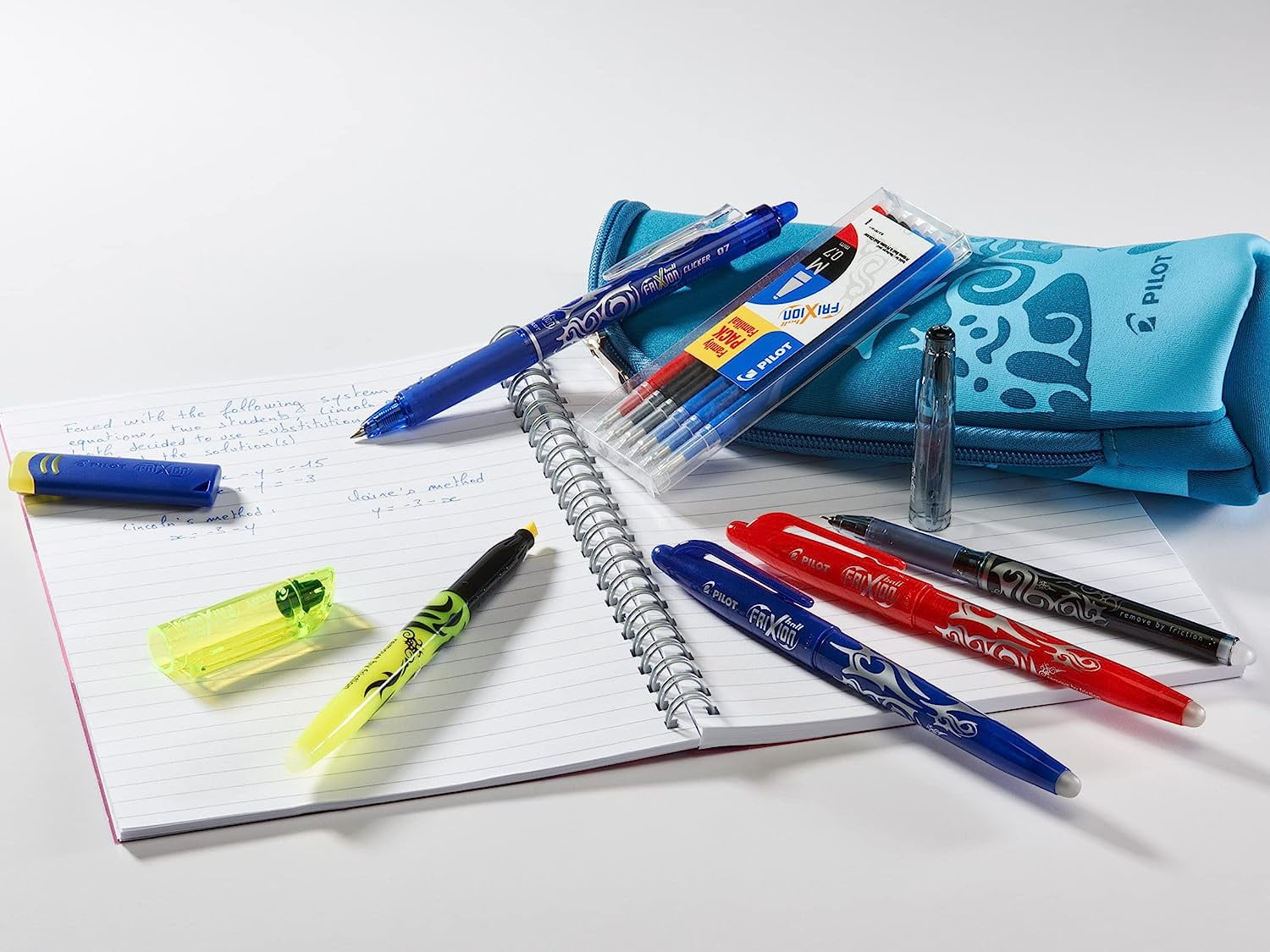 Pilot FriXion Clicker Fine Erasable Rollerball Pen - Retractable 0.7mm Nib - Wallet Pack of 3 - Black Ink